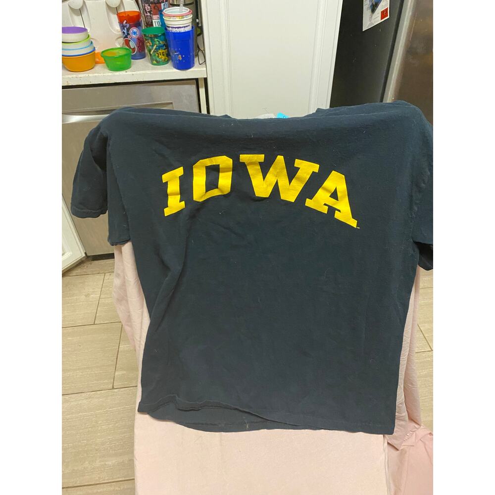 University Of Iowa T-Shirt Size L